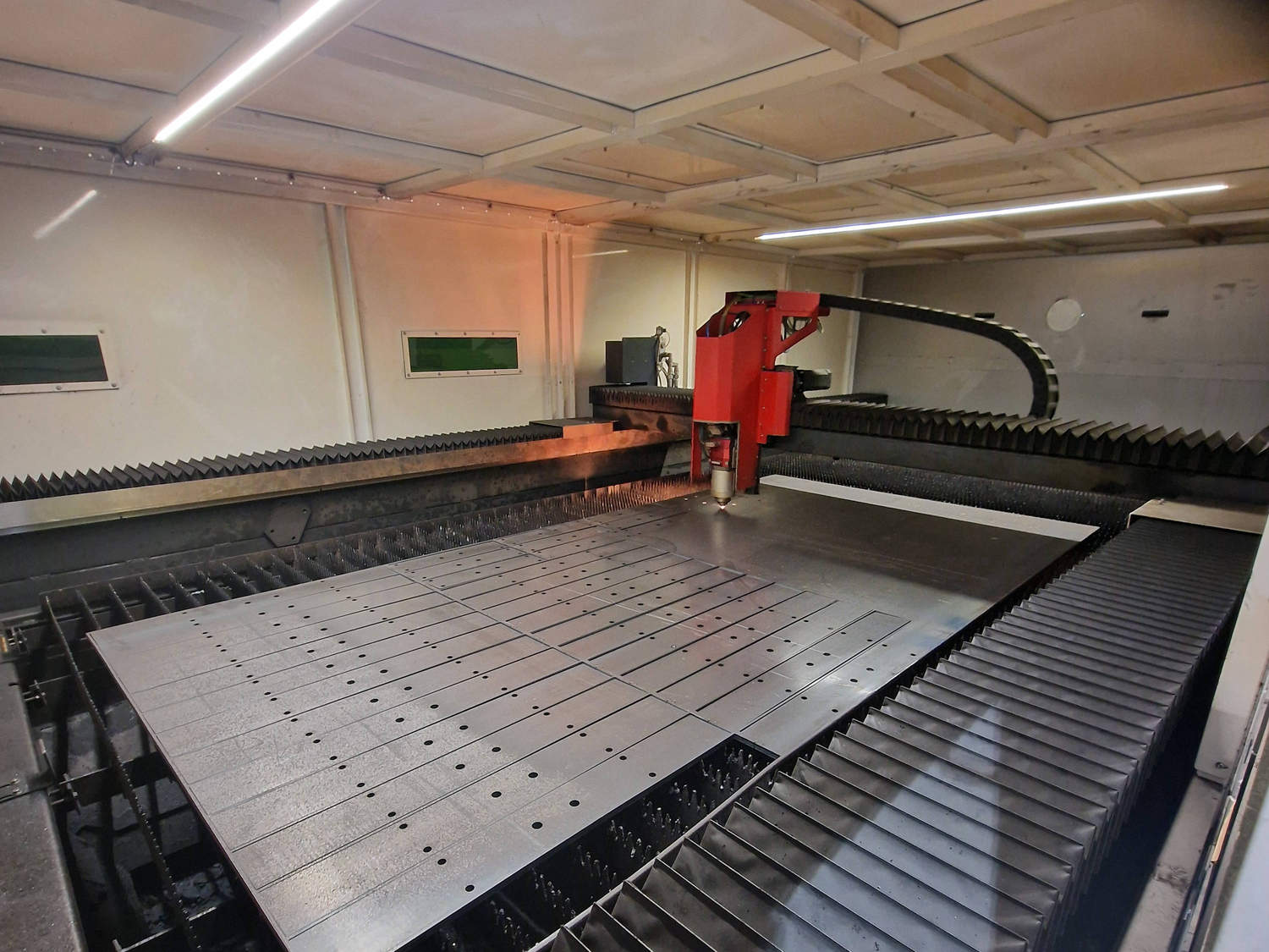 Laser fibra al lavoro